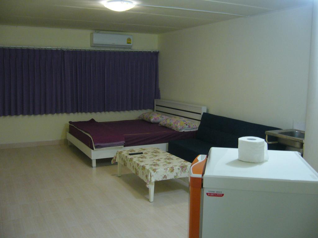 Dmk Don Mueang Airport Guest House Bangkok Room photo